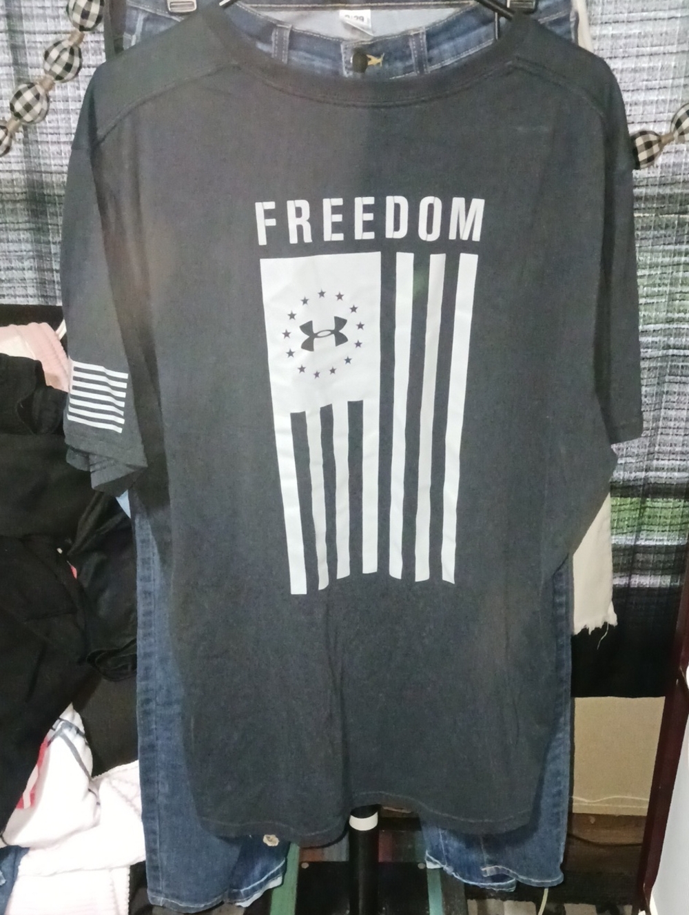 Under Armour Black 'Freedom' Graphic Short-Sleeve Tee